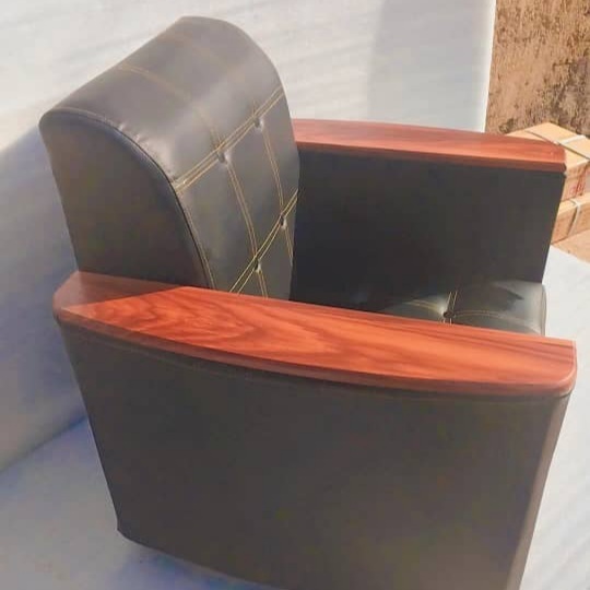 تولید صندلی اداری و مبلمان نُیر در اسلامشهر