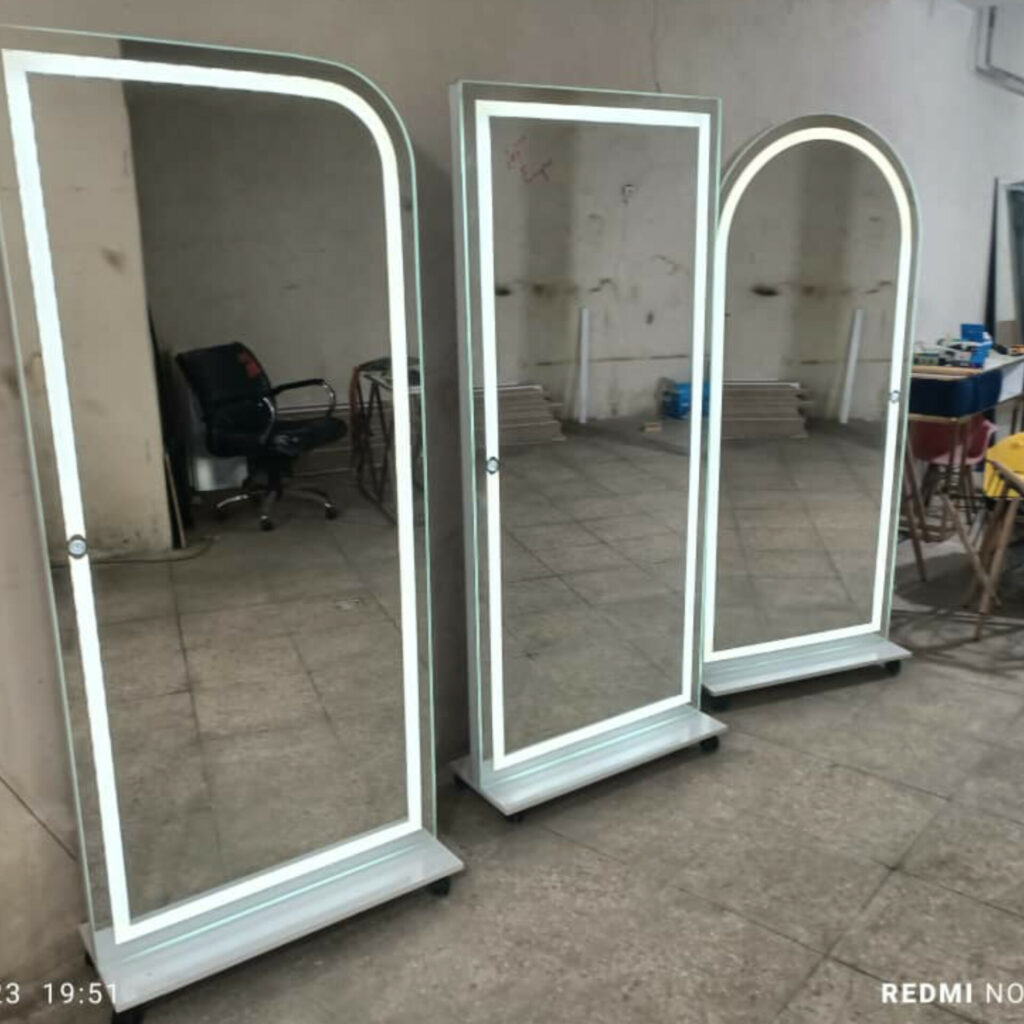 آینه سندبلاست شیرزاد | تولید آینه قدی فلزی در تهران