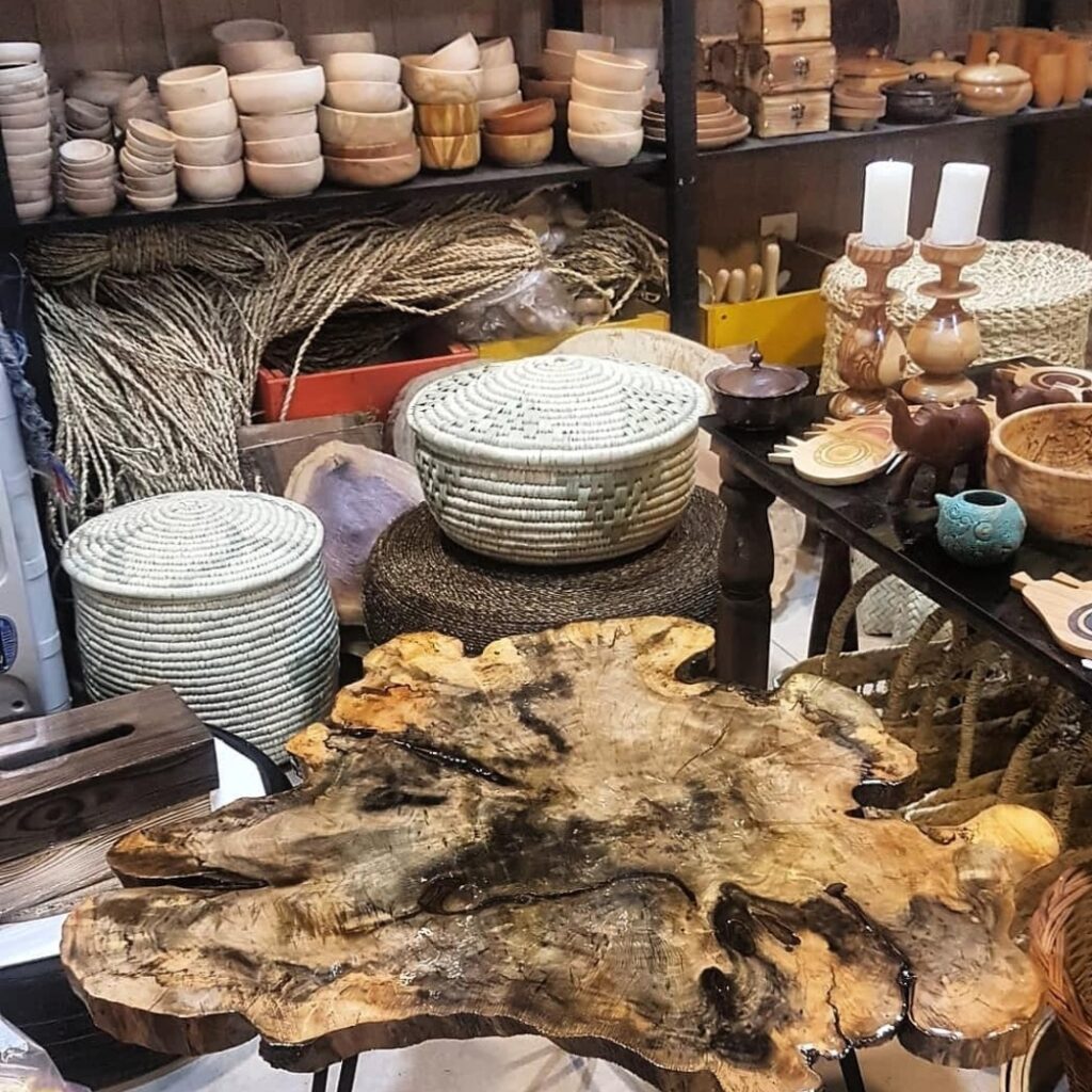 فروشگاه صنایع دستی ترنج | تولید محصولات چوبی و حصیری در رشت