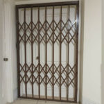 ساخت درب آکاردئونی اصفهان ⚜️ نصب حفاظ و نرده دیواری در اصفهان